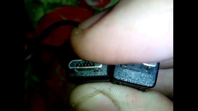 Почему отходит контакт в гнезде USB зарядки телефона Какой провод лучше чтоб не отходил