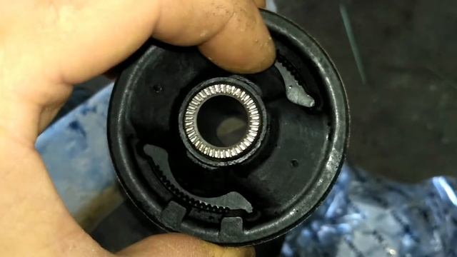 Corolla 120 Замена сайлентблоков нижних рычагов ?