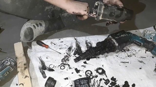 Перфоратор стал слабо бить. Makita hr2450, hr2470