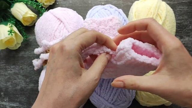 ОБЗОР ПРЯЖИ АЛИЗЕ СОФТИ ПЛЮС | вязание из плюшевой пряжи для малышей | пинетки, шапочки, игрушки