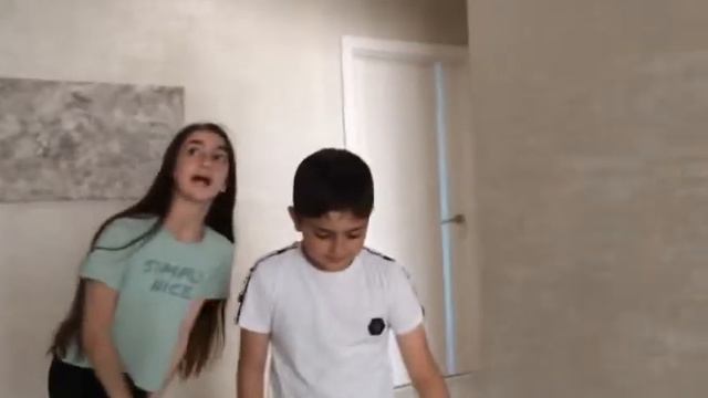 Кто последний пойдёт в туалет челлендж￼