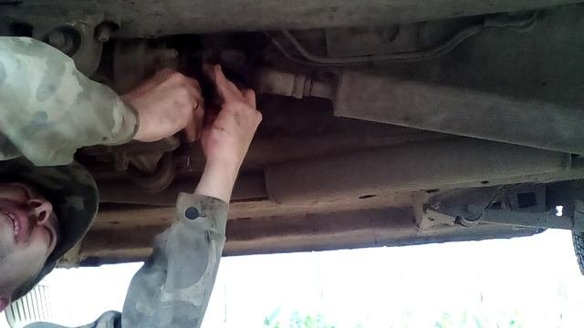 Как снять кпп на ВАЗ 21213