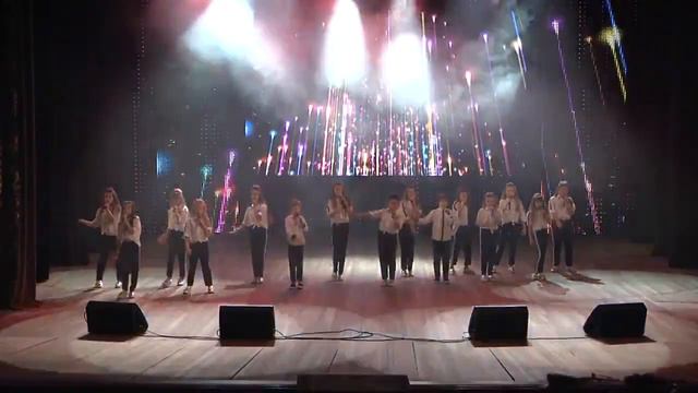 " Падаем и взлетаем" Группа "АКВА-baby"  .Шоу-группа "АКВА"