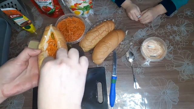 Домашний Хот-Дог. ХОТ-ДОГ с маринованным огурчиком и корейской морковкой. Дети будут в восторге.