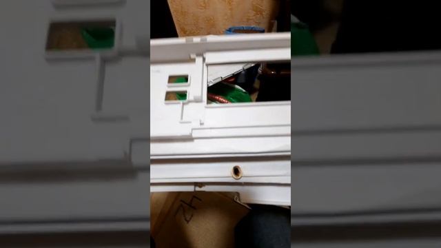 Сломались петли, ремонт пластиковых петель стиральной машины с верхней загрузкой.