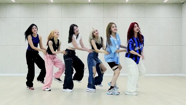 STAYC - 'Bubble' Dance Practice Mirrored [4K]