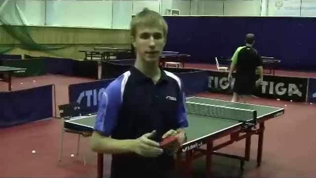 НЕБЕРУЩАЯСЯ ПОДАЧА В НАСТОЛЬНОМ ТЕННИСЕ (НАСКАКИВАЮЩАЯ ПОДАЧА)