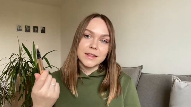 Пустые баночки. Тональный крем, база, тушь, масло для губ.