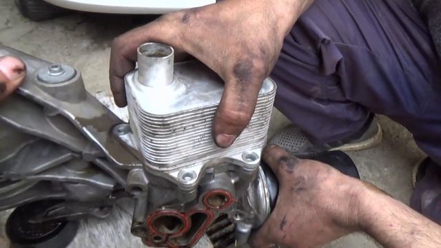 Пена, коричневая жижа в расширительном бачке - Почему образуется причины и последствия