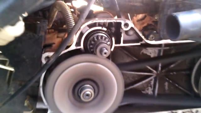 Стучит вариатор на скутере что делать ?