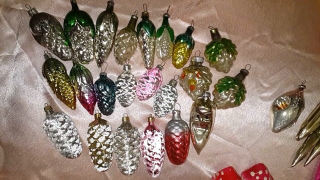 Советские Елочные игрушки СССР 50 - 60 - 70 - 80-х годов: шары, сосульки, шишки, фигурки. Коллекция