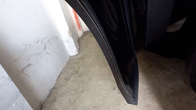 Джили Атлас нью 2024 - установка защиты задних дверей и брызговиков.