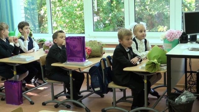 День знаний в школе "Интеграция". Первый урок в первом классе (2016-17)