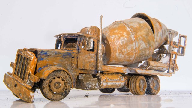 Восстановление модельки Peterbilt 379 бетономешалка