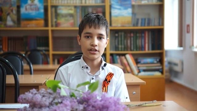 С днём победы !!! Стихи читают ученики 5 в класса .