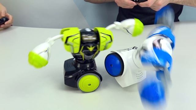 Смешные Роботы Боксёры для детей - Даник и Папа играют в ROBO COMBAT