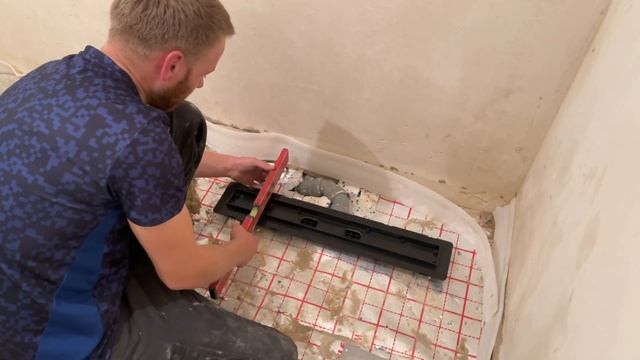 Монтаж душевого слива в полу