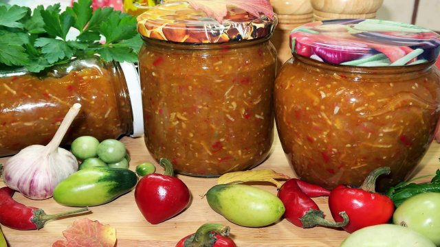 Аджика из зеленых помидоров на зиму