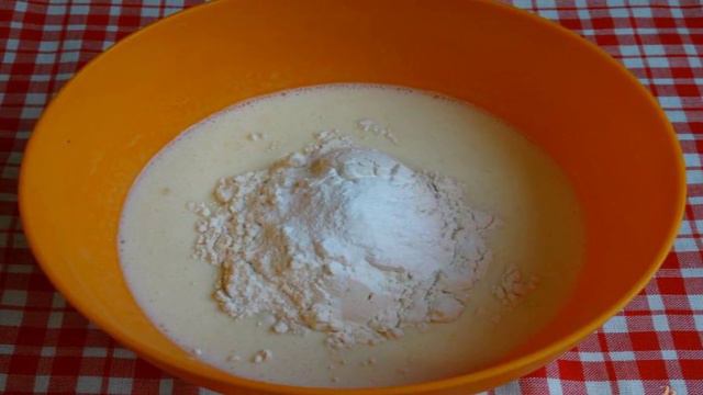 Кукурузные оладьи с грушей