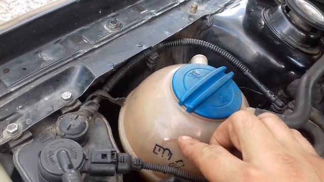 Как развоздушить систему охлаждения шкода октавия тур 1.6