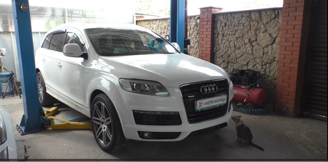 Замена подушек двигателя на АУДИ Q7 2008 AUDI Q7 3,0 дизель