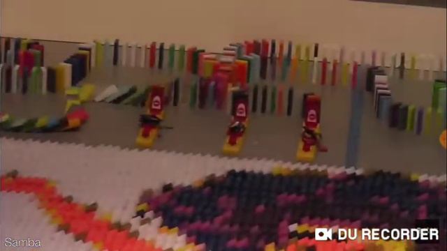 500,000 Dominoes - The Year in Domino