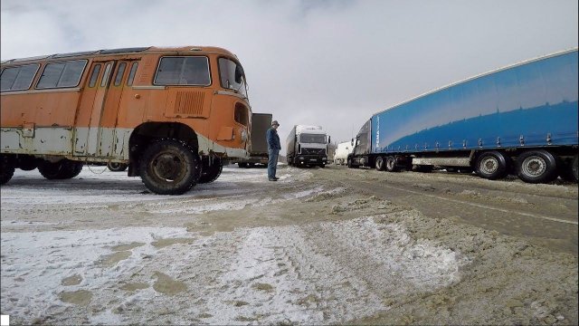 4. ПАЗ 3201. ЕДУ ПО УРАЛУ НА АВТОБУСЕ  А ПОМПА ПОТЕКЛА.