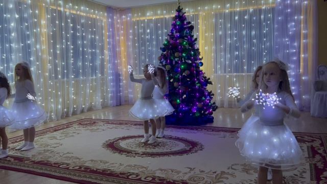 Танец на новый год "Звёздная страна"