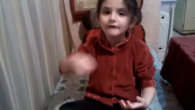 Дианочка сидит в позе лотоса.Интересно ,что она почувствовала?