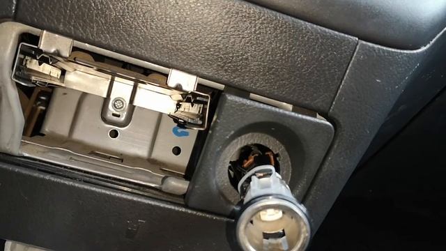 Универсальный способ снятия прикуривателя на современном авто
