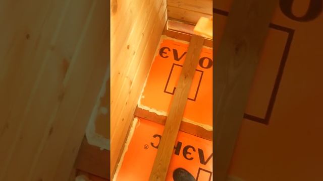 Утепление деревянного пола пеноплексом по лагам.