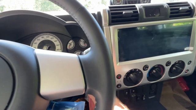 Новый Toyota FJ Cruiser цена 5.700.000 рублей.