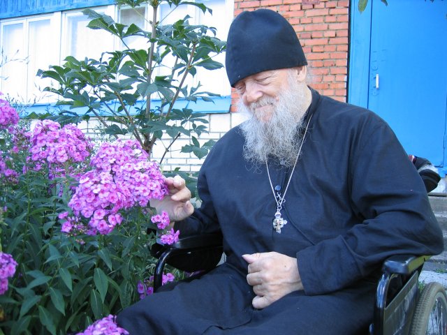 Блаженный Христа ради юродивый старец схимонах Симон избранный Богом.