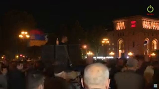 Լարված իրավիճակ Կառավարության դիմաց․ հնչել են կրակոցներ․ ՈւՂԻՂ