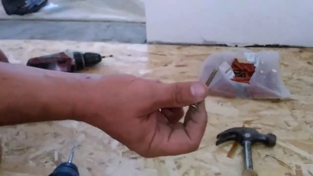 Что делать, если дюбель гвоздь не держится