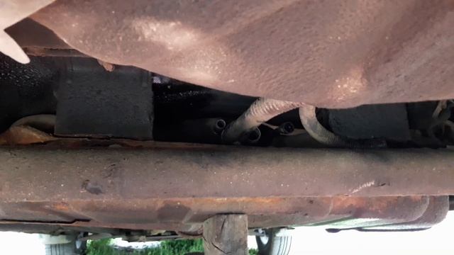 Прогнил бак на шевроле ланос, будем его менять на китайский.
