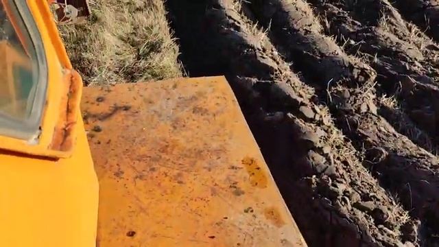 Учимся пахать на Т 150!!!.mp4