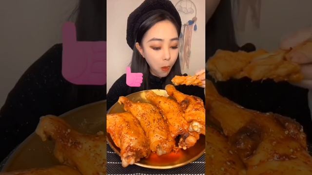 КИТАЙЦЫ ЕДЯТ НА КАМЕРУ... ????