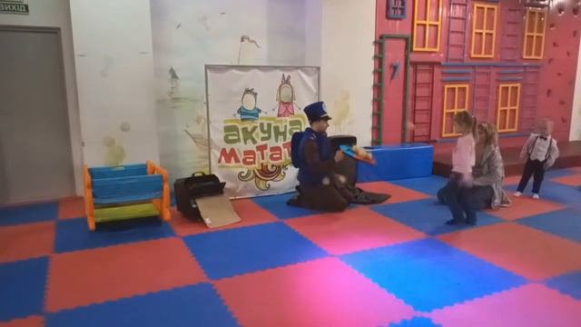 Акуна Матата в ТЦ Континент