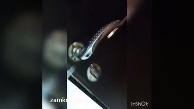 Замена ручек на металлической двери