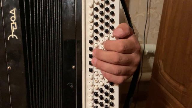 Что так сердце растревожено . Разбор на баяне