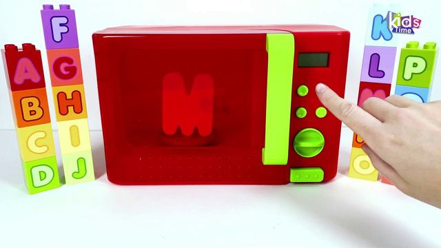 Английские Буквы и Игрушки в Микроволновке! Обучающие видео для малышей! Английский для детей!