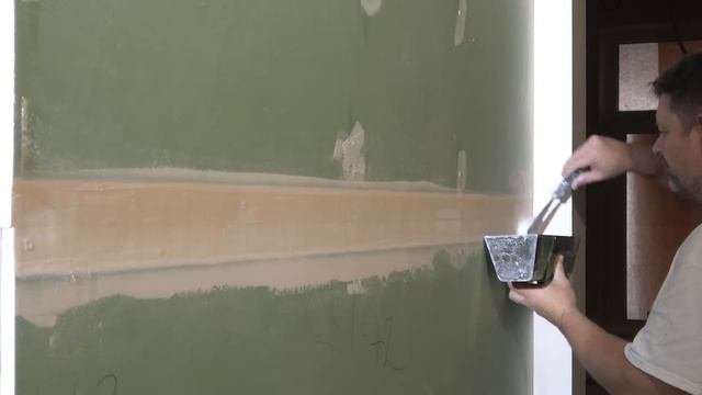 Как правильно клеить ленту на швы гипсокартона видеоурок #промикс