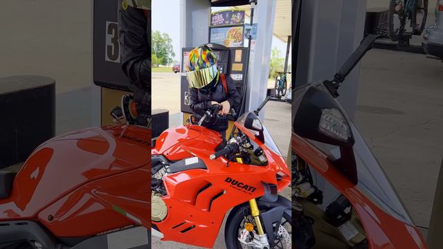 Мото Катя Алмаз #katyaalmaz #motogirl #biker #dance #motokatya #мотокатя #катяалмаз