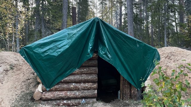 Что произошло с землянкой-избушкой спустя год? Возобновили строительство. 2 часть.