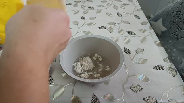 Доделали колодец! Съездили к Вике. Такой драки мы еще не видели. Анна продает билеты на своё шоу.
