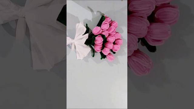 Видеоинструкция по сборке букета из розовых тюльпанов