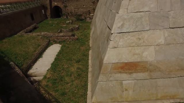 Пиранези рисовал правду, а фантазёры это историки. Реальная история на картинах художника руиниста