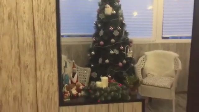 Новогодний балкон, ёлка на балконе