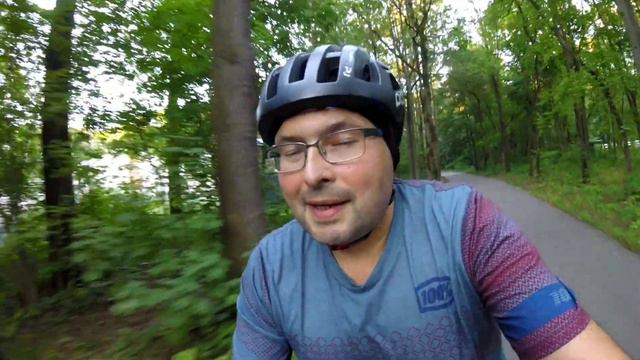 Brompton против бордюра